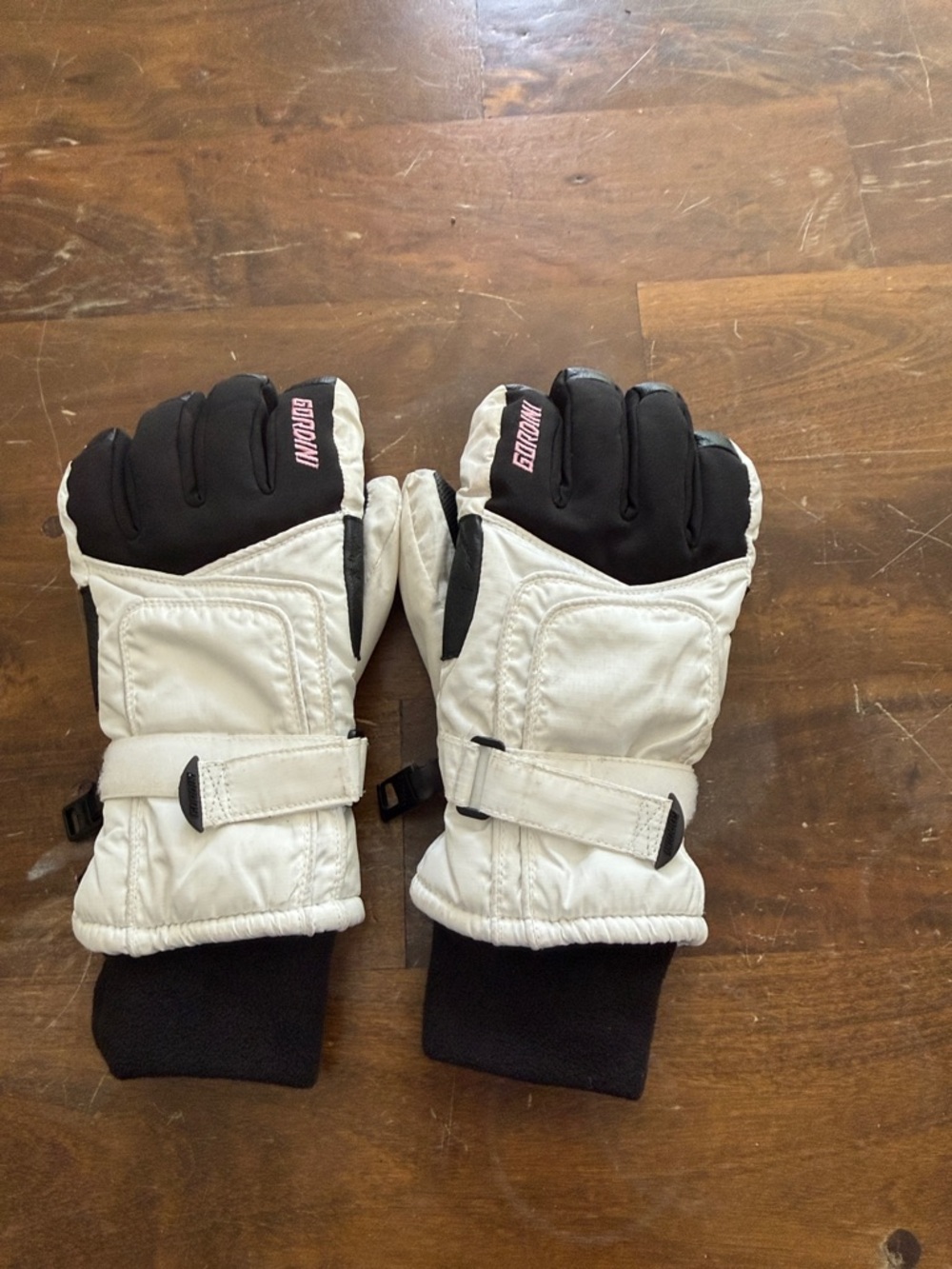 Kids White and Black Insulated Gloves- GORDINI size XL